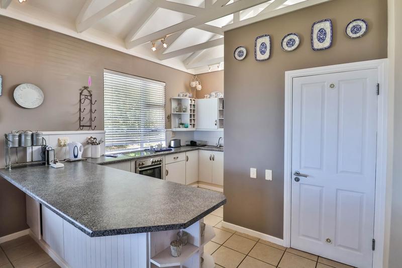 To Let 4 Bedroom Property for Rent in Pinnacle Point Golf Estate Western Cape